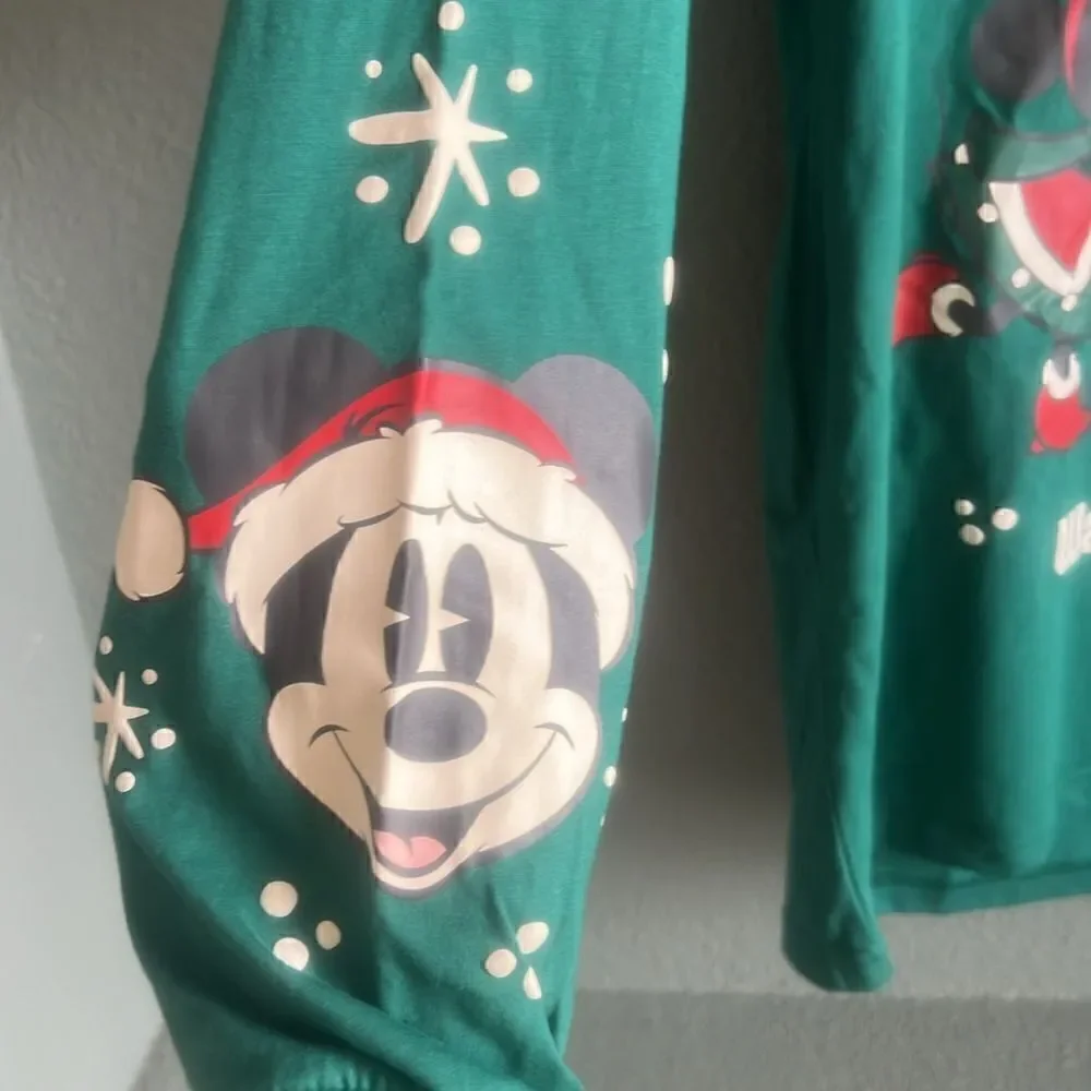 Disney Parks Mickey and Minnie Mouse Holiday Long Sleeve T-Shirt Top